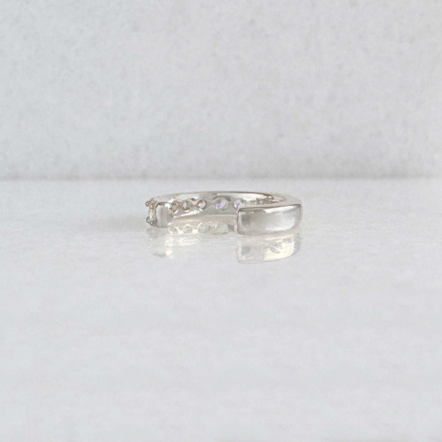Pavé Gemstone White Gold Ear Cuff, Inside View