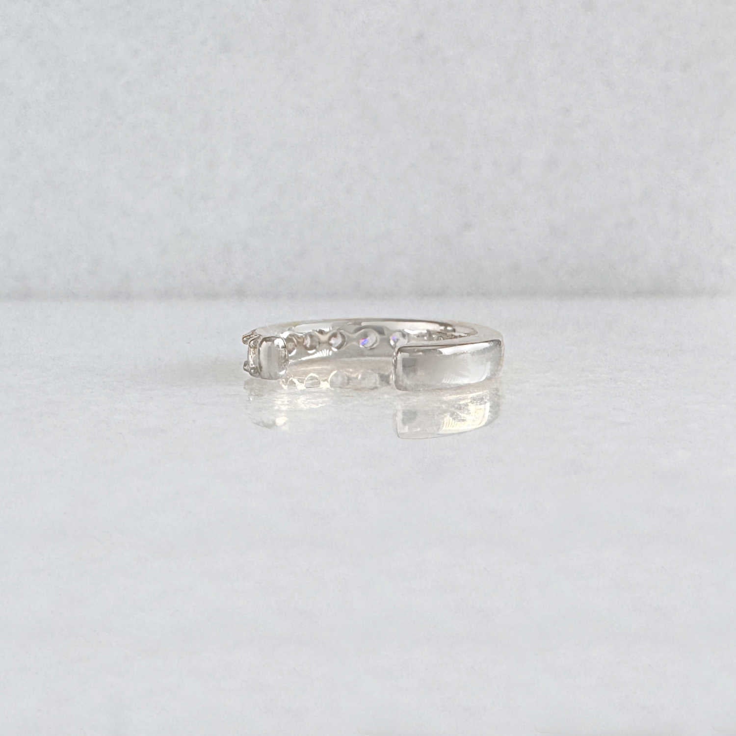 Pavé Gemstone White Gold Ear Cuff, Inside View