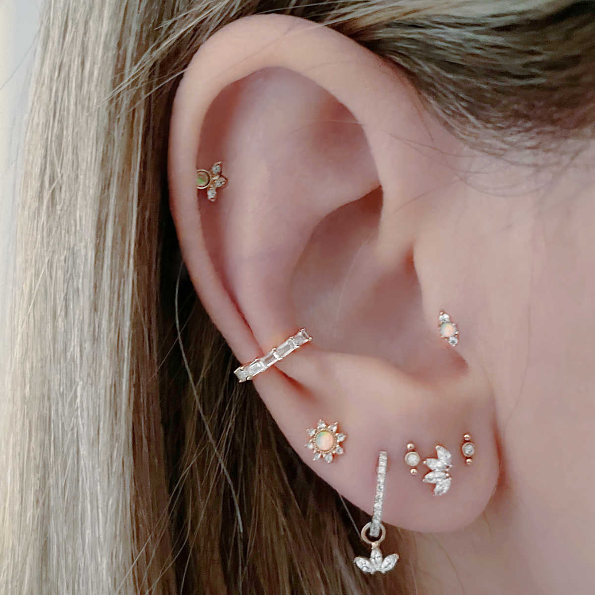 Gemstone Spike Flat Back Gold Cartilage Earring